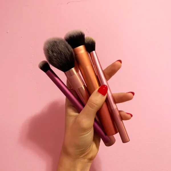 Real Techniques Everyday Essentials Brush Kit – Image 4
